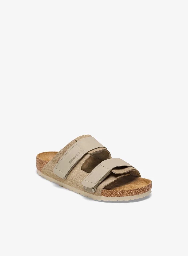 بيركنستوك صنادل أوجي بقصة عادية